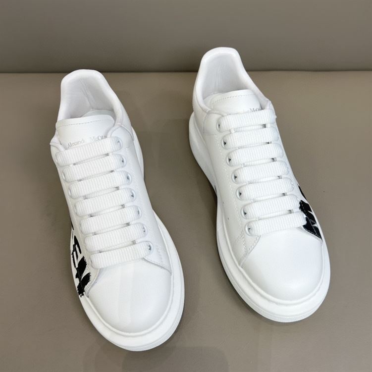 ALEXANDER MCQUEEN GRAFFITI OVERSIZED SNEAKER IN WHITE - ALD020