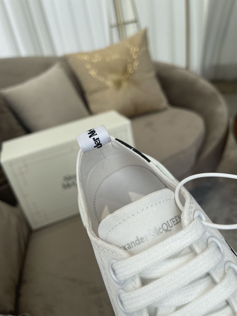 ALEXANDER MCQUEEN GRAFFITI TREAD SLICK LOW-TOP SNEAKERS - ALD033