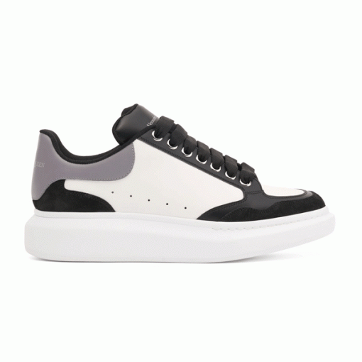 ALEXANDER MCQUEEN OVERSIZED SNEAKER IN BLACK/WHITE - ALD039