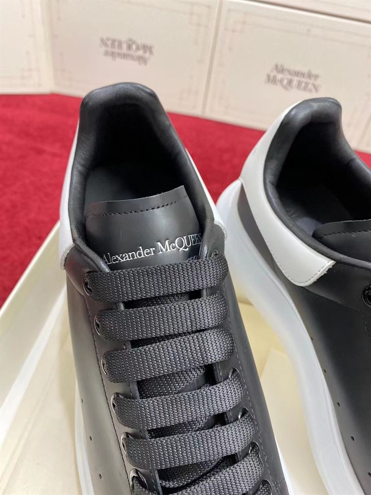 ALEXANDER MCQUEEN SNEAKER - ALD008