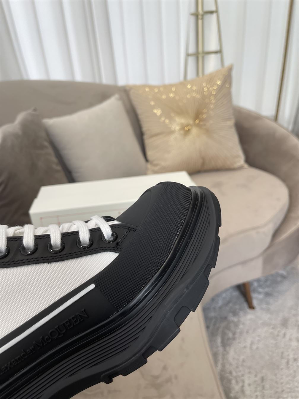 ALEXANDER MCQUEEN TREAD SLICK HIGH-TOP SNEAKERS - ALD035