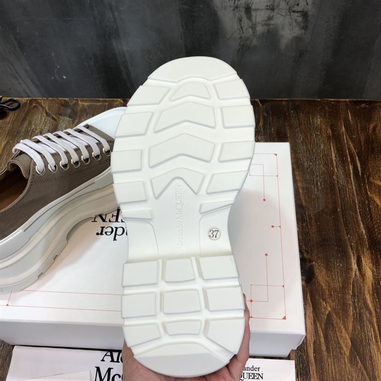 ALEXANDER MCQUEEN TREAD SLICK LOW-TOP SNEAKERS - ALD027