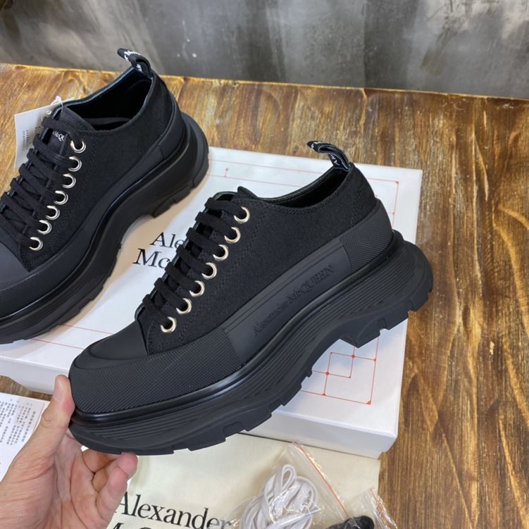 ALEXANDER MCQUEEN TREAD SLICK LOW-TOP SNEAKERS - ALD031