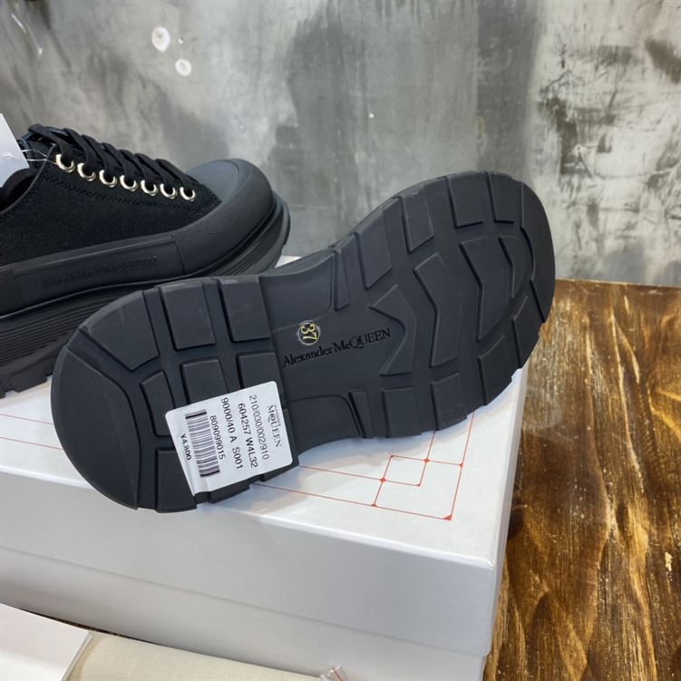 ALEXANDER MCQUEEN TREAD SLICK LOW-TOP SNEAKERS - ALD031