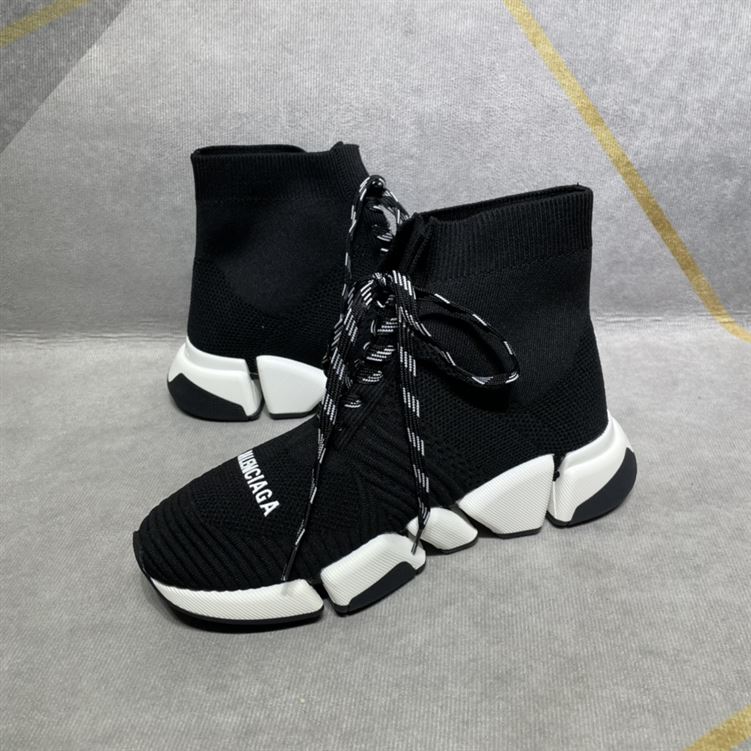 BALENCIAGA MEN'S SPEED 2.0 LACE-UP RECYCLED KNIT SNEAKER IN BLACK/WHITE - BLA033