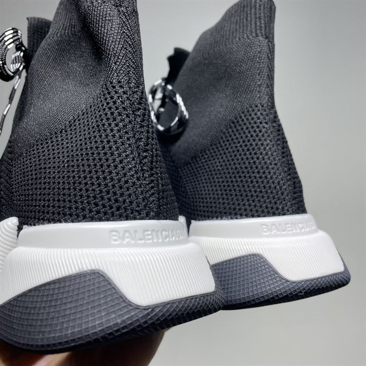 BALENCIAGA MEN'S SPEED 2.0 LACE-UP RECYCLED KNIT SNEAKER IN BLACK/WHITE - BLA033