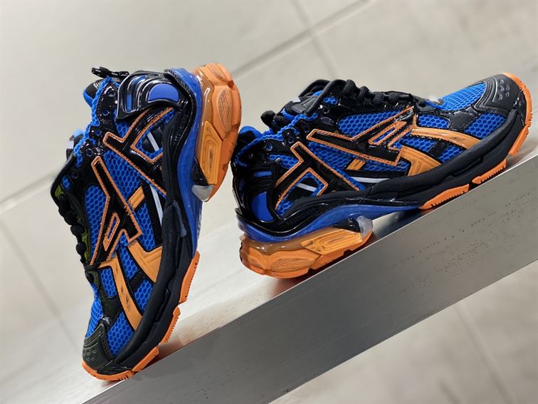 BALENCIAGA RUNNER SNEAKER IN BLUE - BLA054