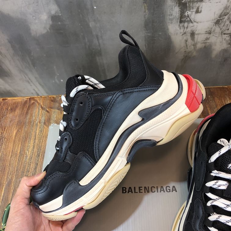 BALENCIAGA TRIPLE S IN BLACK - BLA028