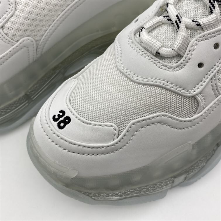 BALENCIAGA TRIPLE S IN WHITE - BLA027