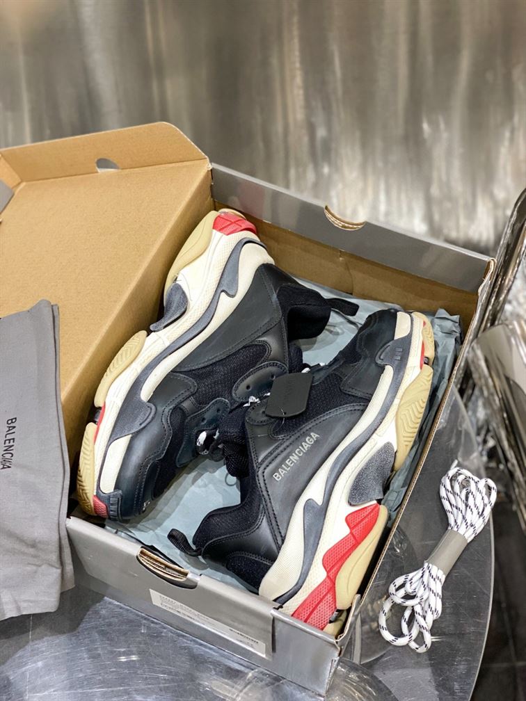 BALENCIAGA TRIPLE S SNEAKERS - BLA009
