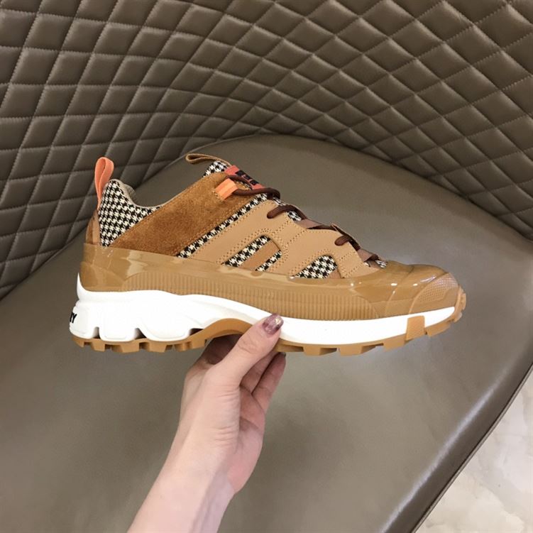 BURBERRY ARTHUR SNEAKERS IN BROWN- BBR005