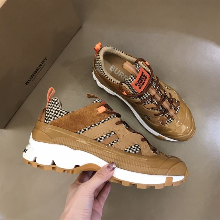 BURBERRY ARTHUR SNEAKERS IN BROWN- BBR005