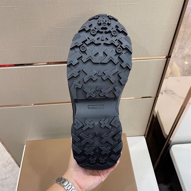 BURBERRY BLACK AND WHITE CANVAS ARTHUR SNEAKERS - BBR021