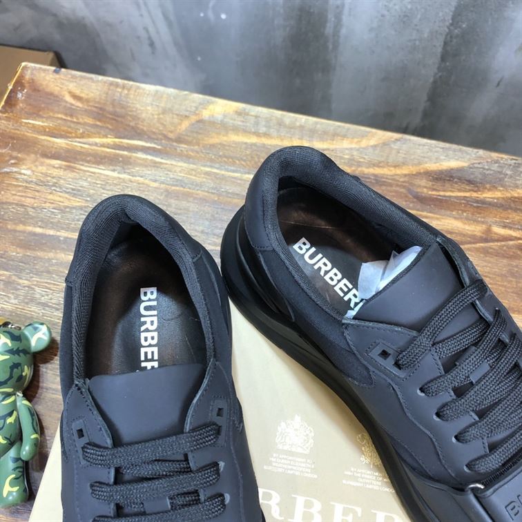BURBERRY BLACK KINGDOM PRINT SNEAKERS - BBR030