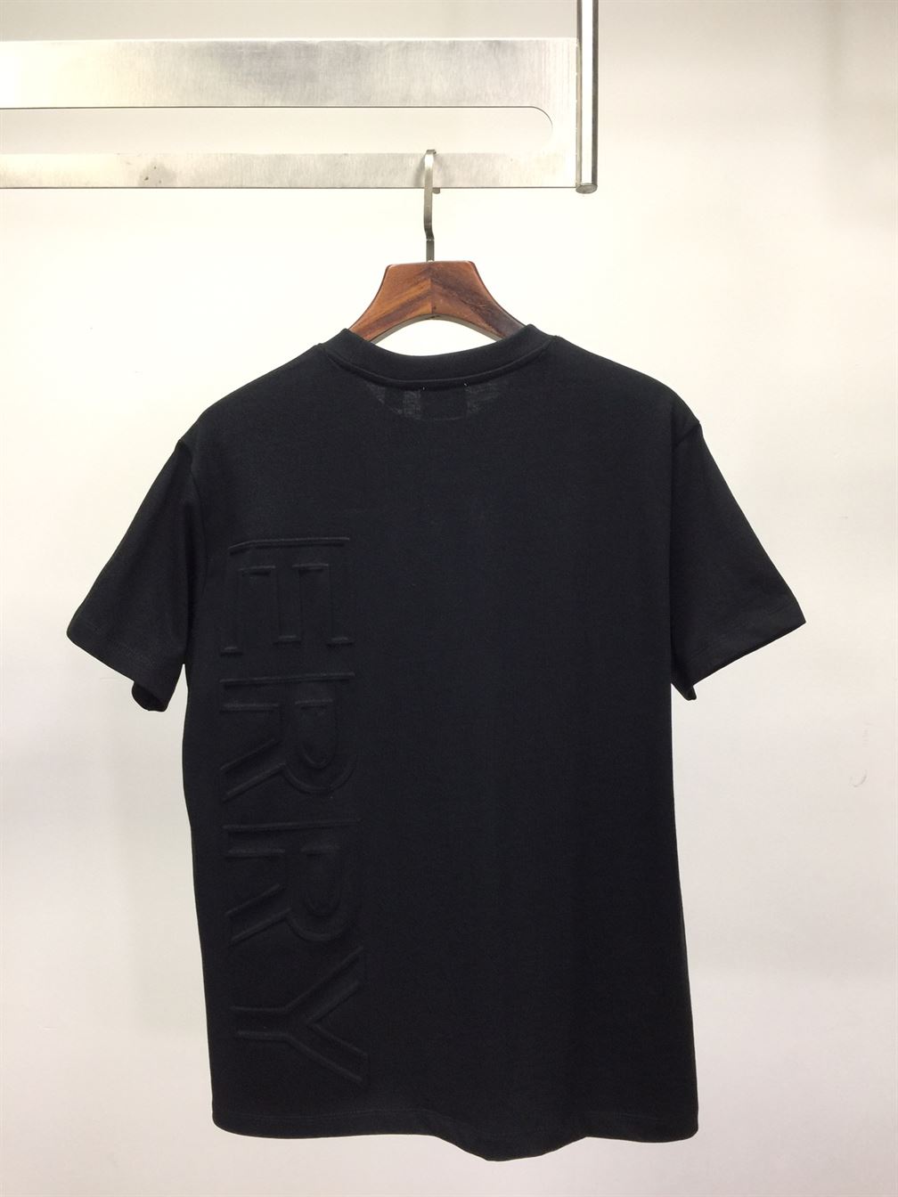 BURBERRY EMBOSSED LOGO COTTON OVERSIZED T-SHIRT - BRS025