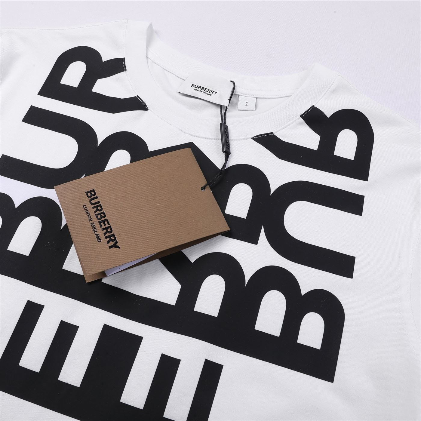 BURBERRY LOGO PRINT COTTON OVERSIZED T-SHIRT IN WHITE - BRS004