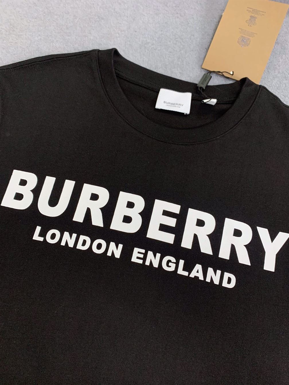 BURBERRY LOGO PRINT COTTON T-SHIRT IN BLACK - BRS008