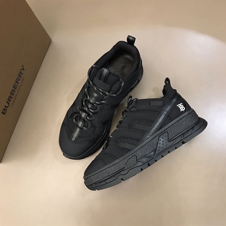 BURBERRY UNION SNEAKERS - BBR016