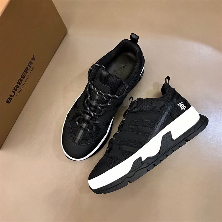 BURBERRY UNION SNEAKERS - BBR017