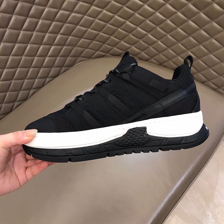 BURBERRY UNION SNEAKERS - BBR017