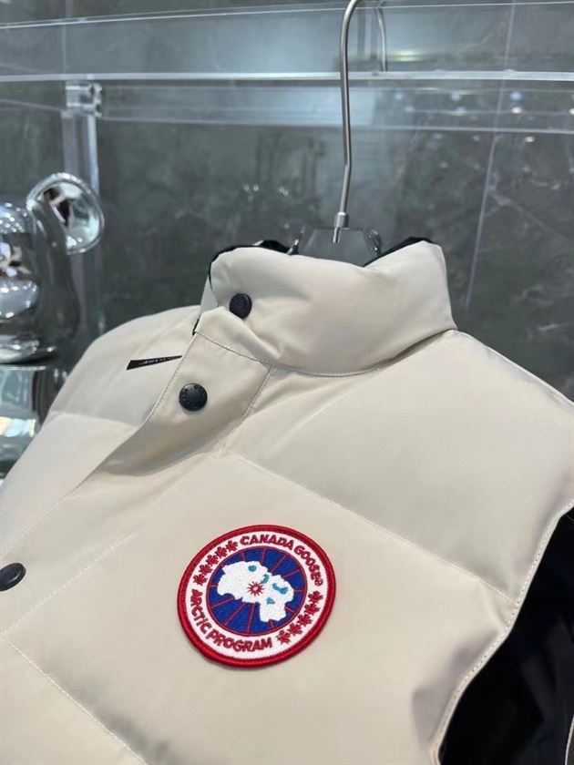 CANADA GOOSE FREESTYLE QUILTED ARTIC-TECH GILET - CN10