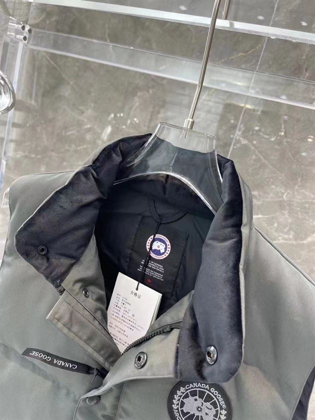 CANADA GOOSE FREESTYLE QUILTED ARTIC-TECH GILET - CN12