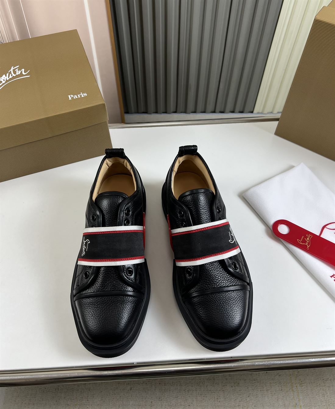 CHRISTIAN LOUBOUTIN ADOLESCENZA BLACK - CLS028