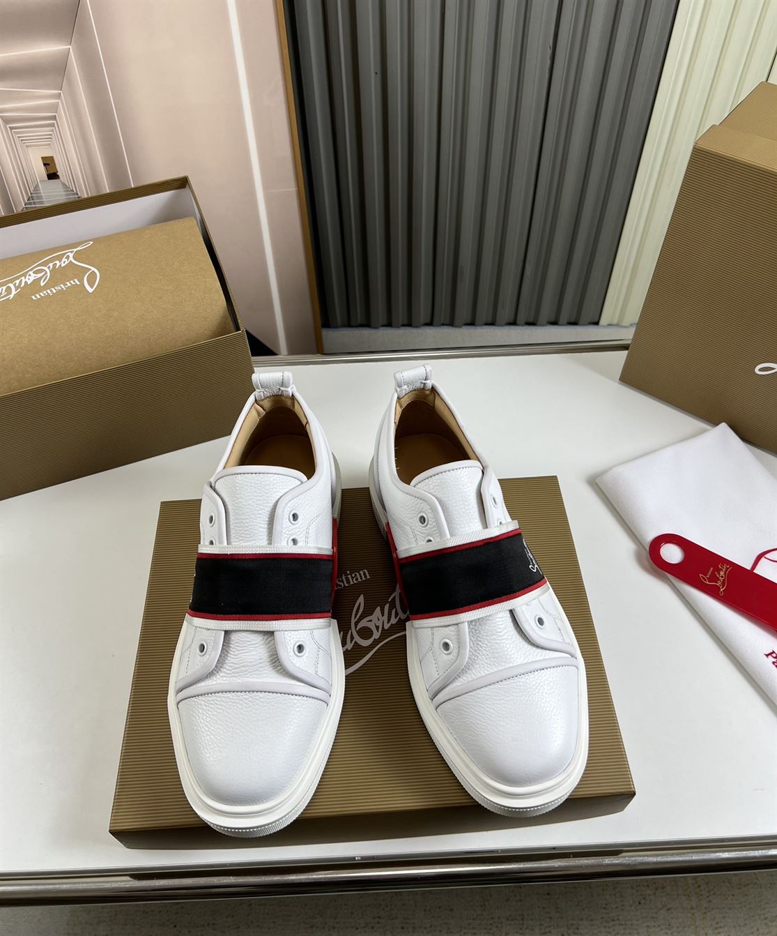 CHRISTIAN LOUBOUTIN ADOLESCENZA WHITE - CLS029