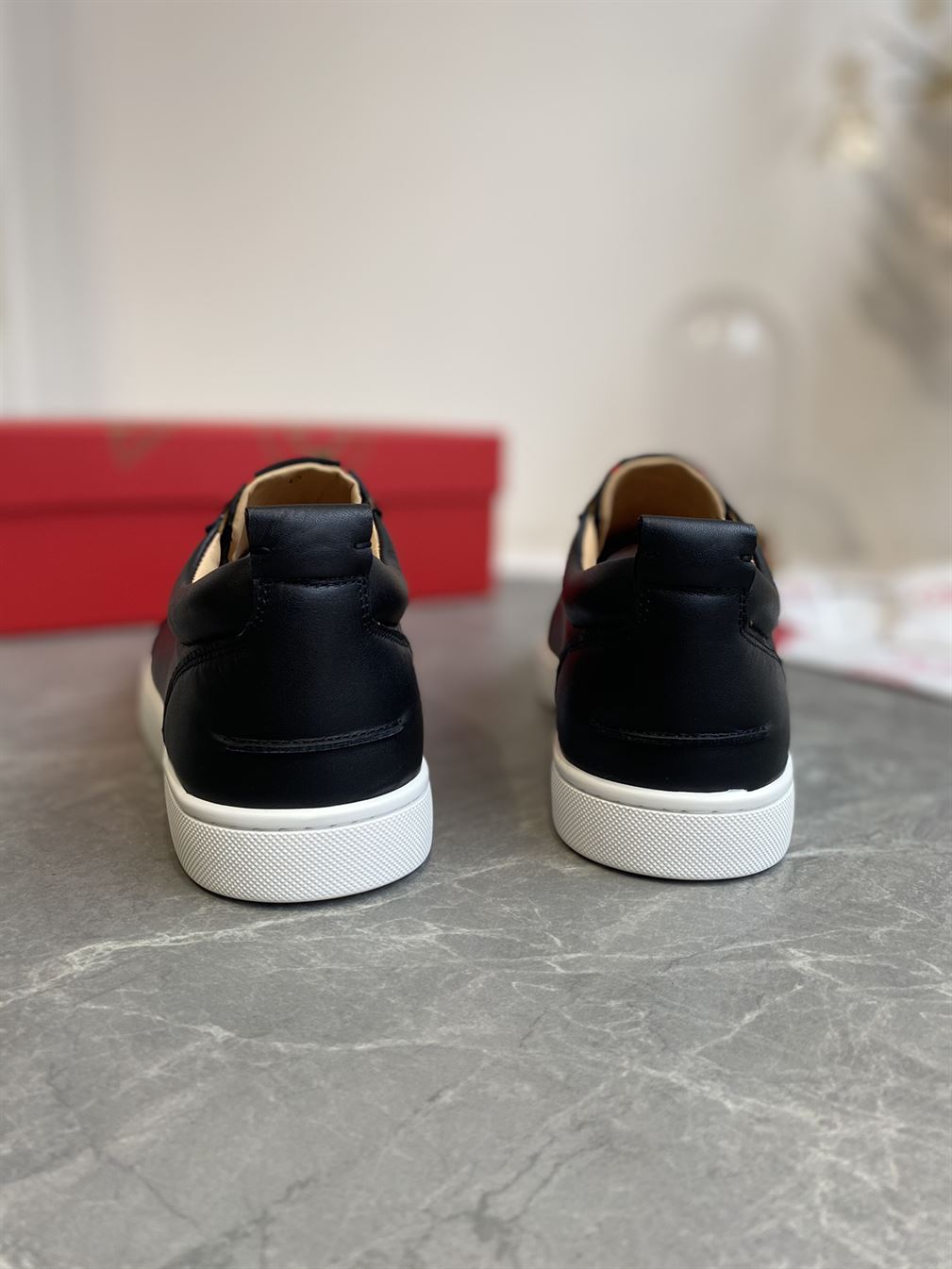 CHRISTIAN LOUBOUTIN F.A.V FIQUE A VONTADE - CLS035