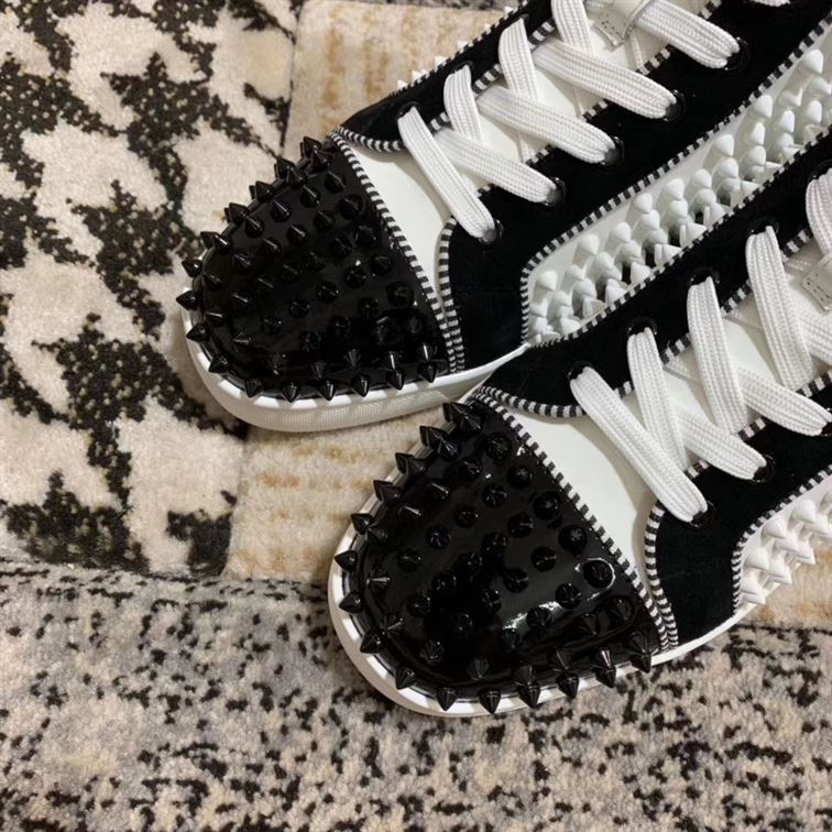 CHRISTIAN LOUBOUTIN HIGH TOP SNEAKER - CLS004