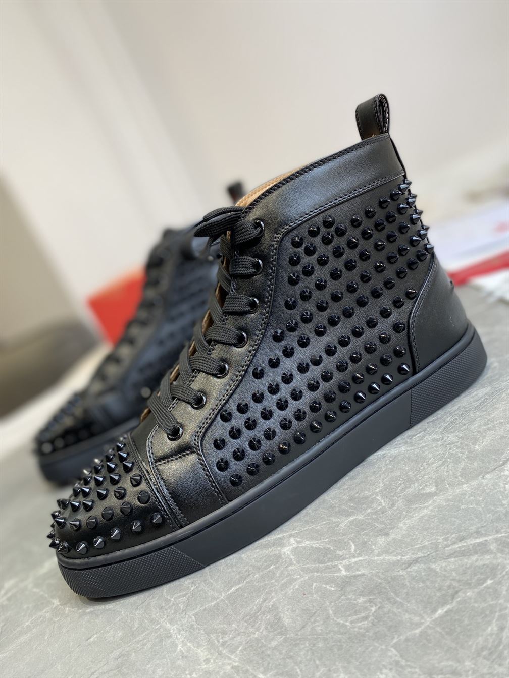CHRISTIAN LOUBOUTIN HIGH TOP SNEAKER - CLS006