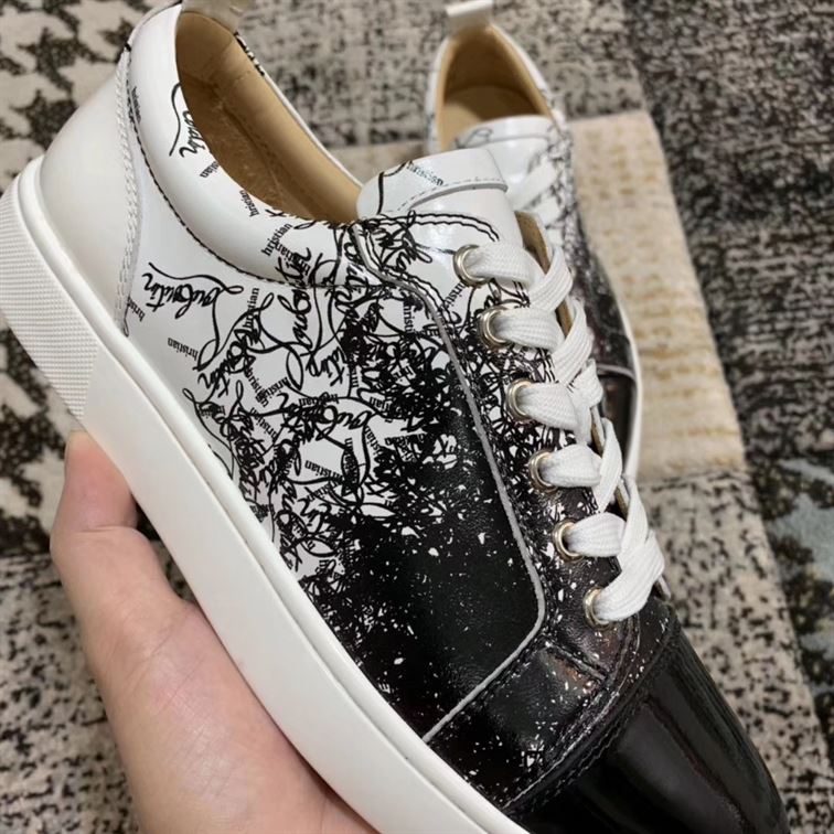CHRISTIAN LOUBOUTIN LOW TOP SNEAKER - CLS008