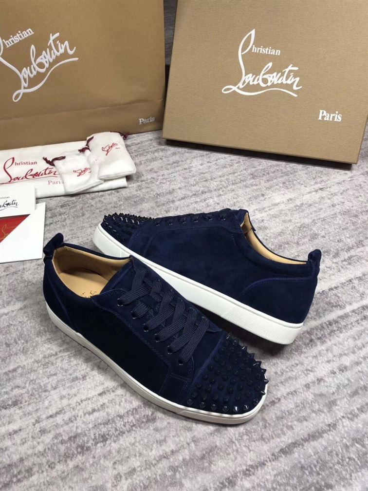 CHRISTIAN LOUBOUTIN LOW TOP SNEAKER - CLS013