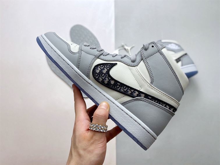 DIOR AIR JORDAN 1 HIGH OG - DO061
