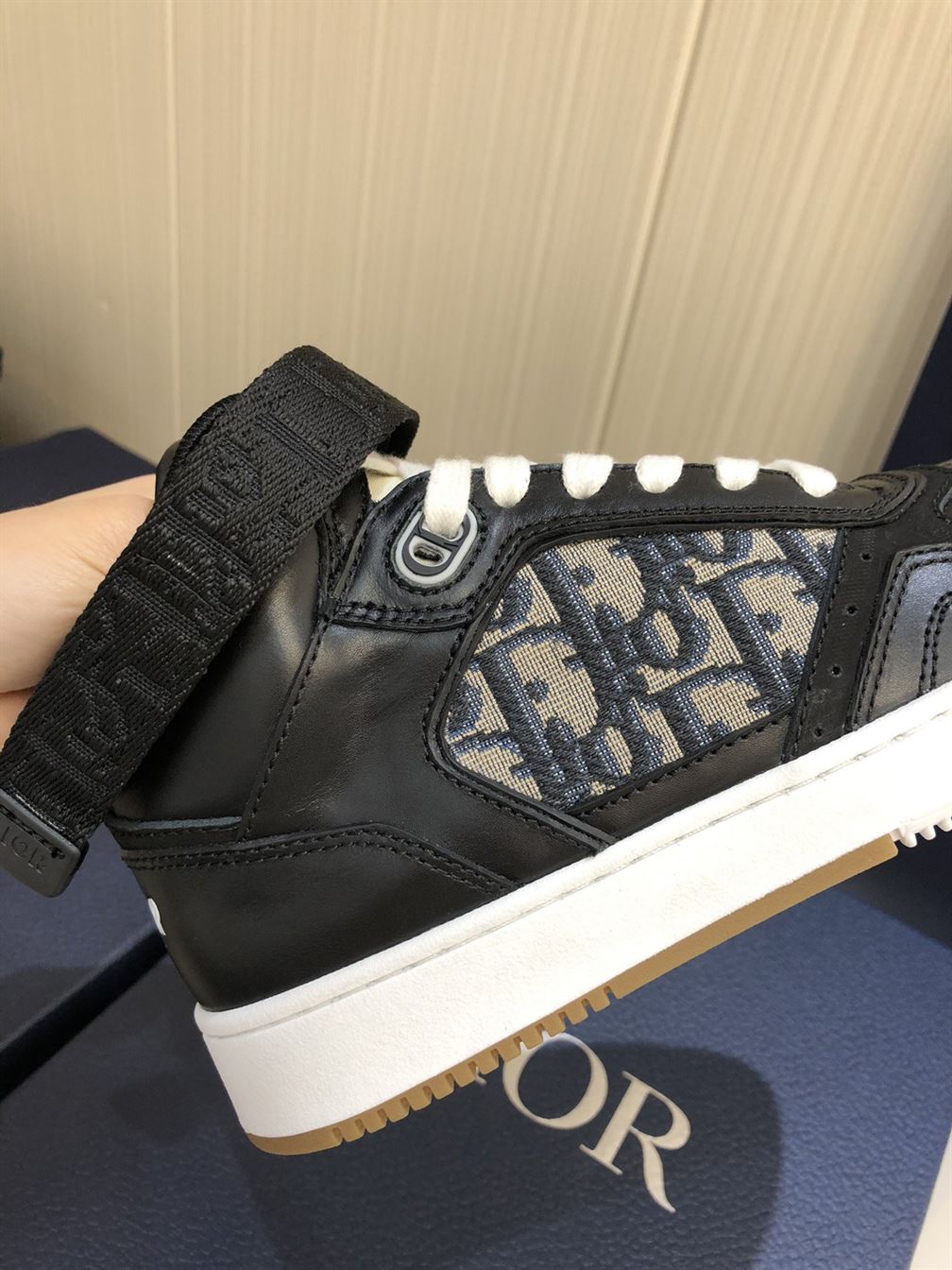 DIOR B27 HIGH-TOP SNEAKER - DO006