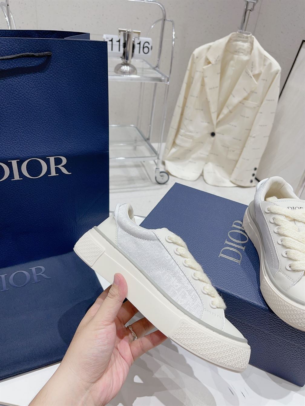 DIOR B33 SNEAKER WHITE SMOOTH CALFSKIN OBLIQUE JACQUARD - DO134