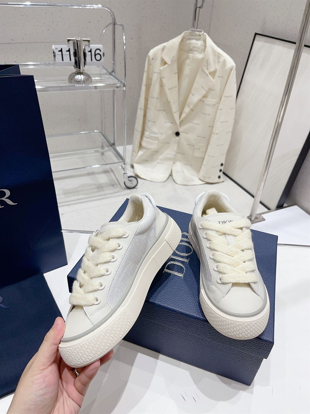 DIOR B33 SNEAKER WHITE SMOOTH CALFSKIN OBLIQUE JACQUARD - DO134