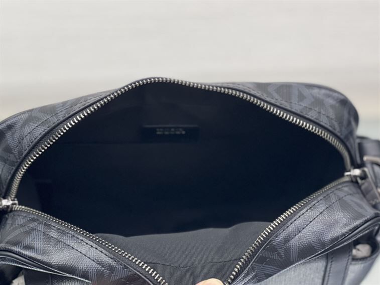 DIOR HIT THE ROAD MESSENGER BAG - DIO004