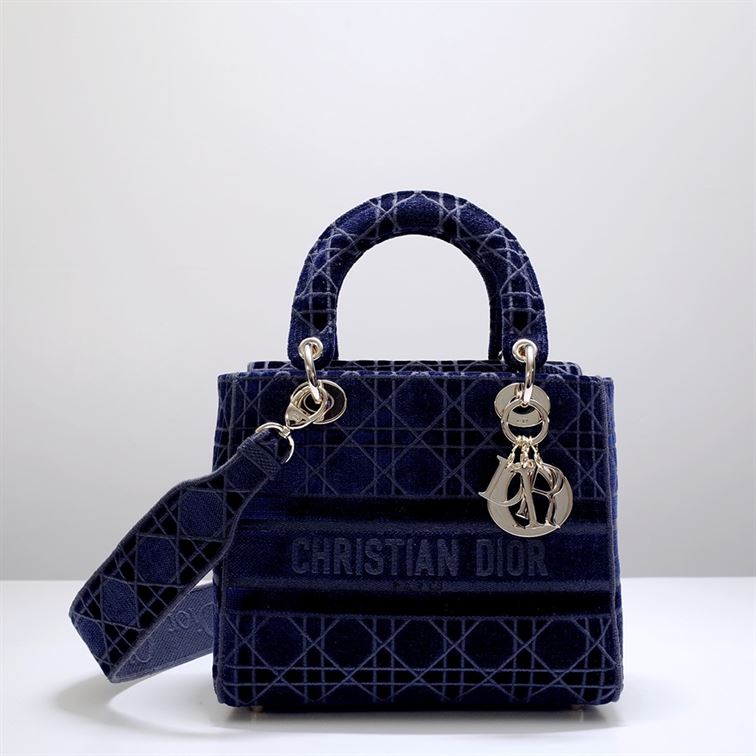 DIOR LAUNCHES NEW LADY D-LITE BAG IN VELVET