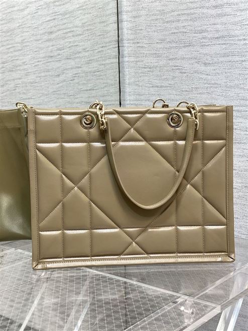 DIOR MEDIUM DIOR ESSENTIAL TOTE BAG BROWN