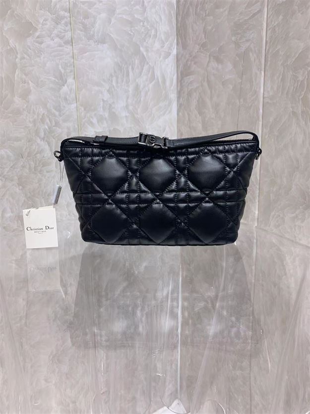 DIOR MEDIUM DIORTRAVEL NOMAD POUCH BLACK