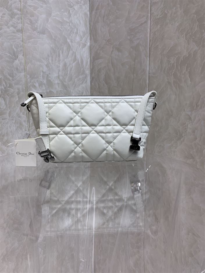 DIOR MEDIUM DIORTRAVEL NOMAD POUCH WHITE