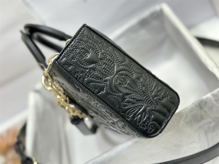 DIOR MEDIUM LADY D-JOY BAG BLACK QUILTED EFFECT