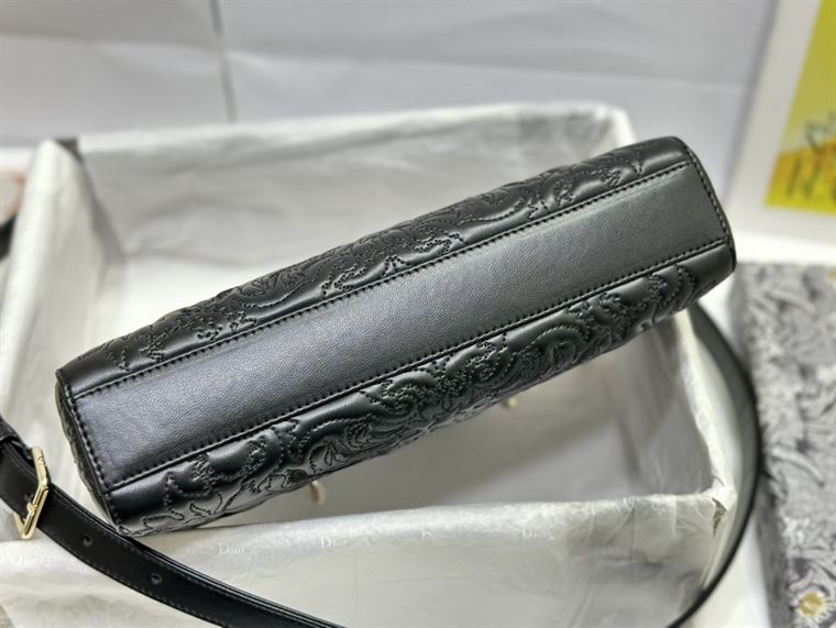 DIOR MEDIUM LADY D-JOY BAG BLACK QUILTED EFFECT