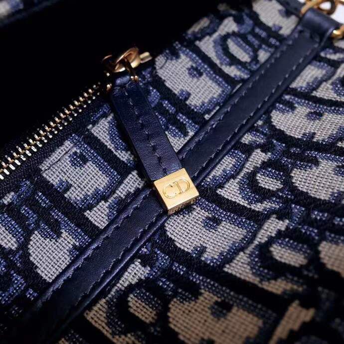 DIOR MONTAIGNE 30 CLUTCH CHAIN BAG