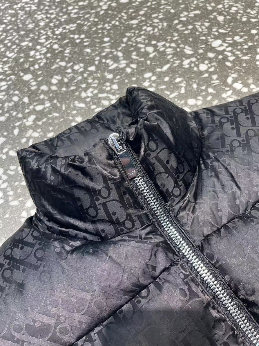 DIOR OBLIQUE SLEEVELESS DOWN JACKET - DRC012