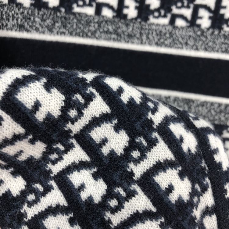 DIOR REVERSIBLE ROUND-NECK SWEATER - DOS016