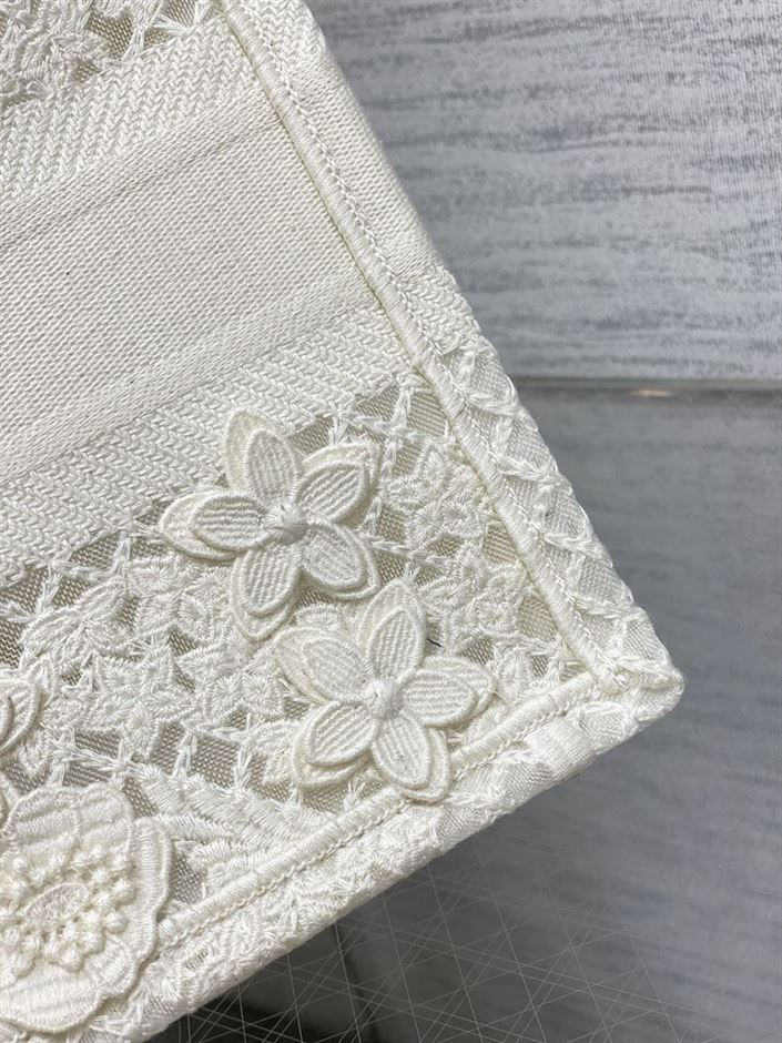 DIOR TOTE BOOK WHITE BAG