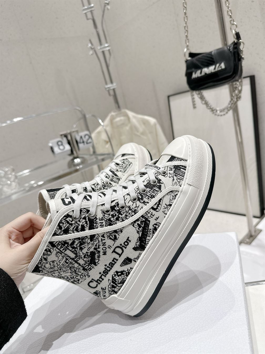 DIOR WALK'N'DIOR HIGH-TOP PLATFORM SNEAKER - DO116