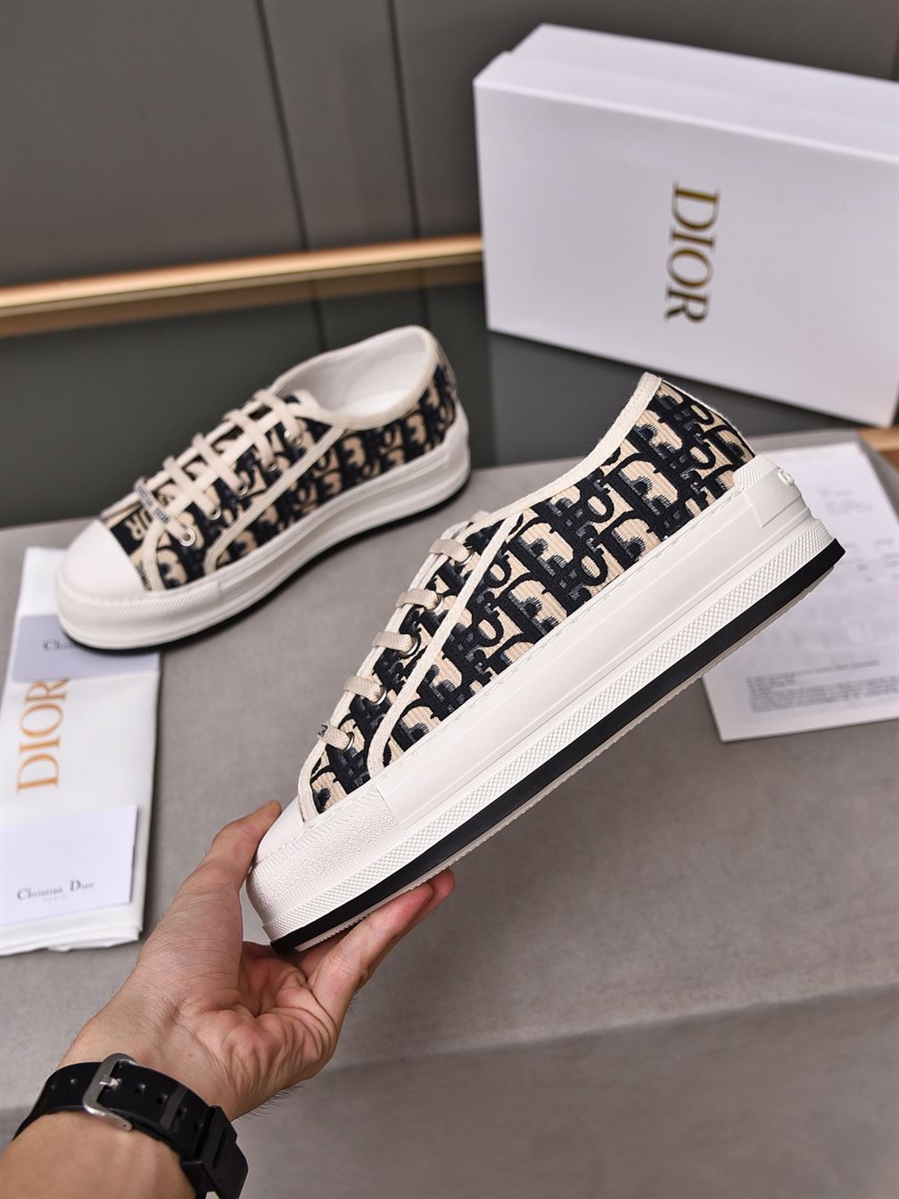 DIOR WALK’N’DIOR PLATFORM LOW-TOP SNEAKER - DO143